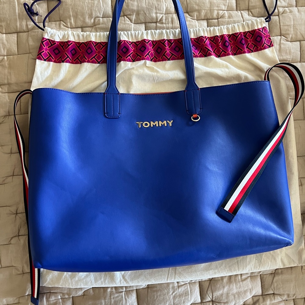 Tommy Hilfigure reversible sporty tote